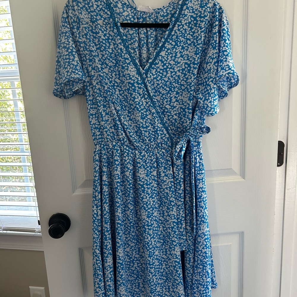 Sienna Sky Blue and White Floral Midi Dress